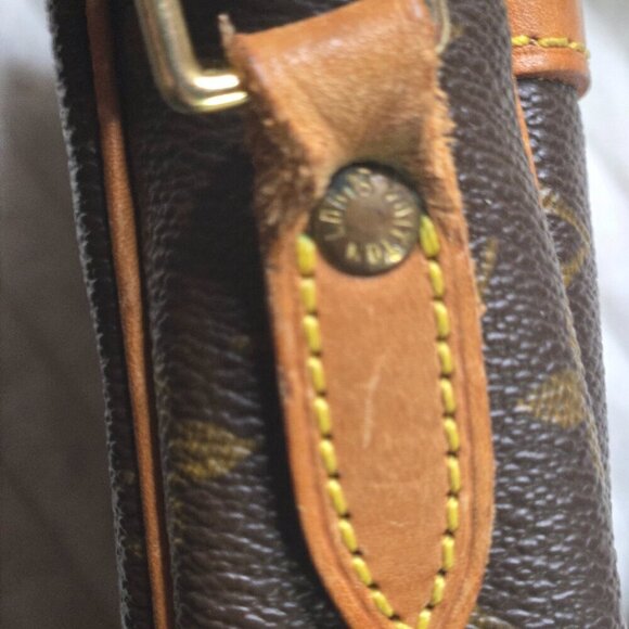 *Authentic* Louis Vuitton Danube Crossbody - Picture 3 of 16